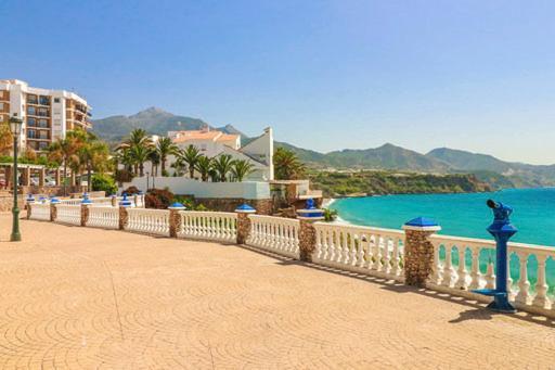 Capistrano Village B, 1 Bedroom + Free Wi-Fi Nerja Ngoại thất bức ảnh