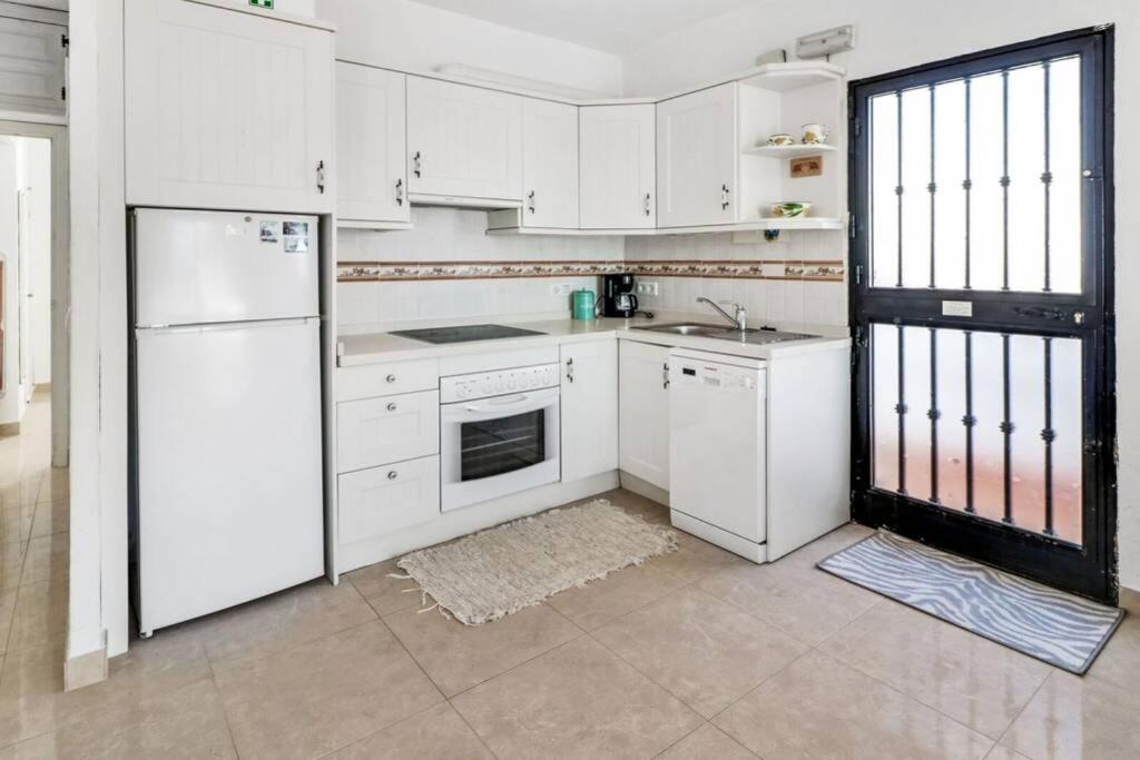 Capistrano Village B, 1 Bedroom + Free Wi-Fi Nerja Ngoại thất bức ảnh